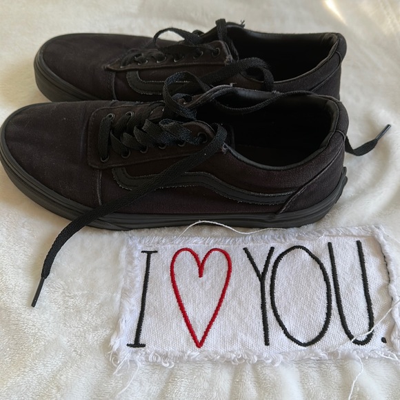 Kid’s Black Vans Low Sneakers - Picture 1 of 2